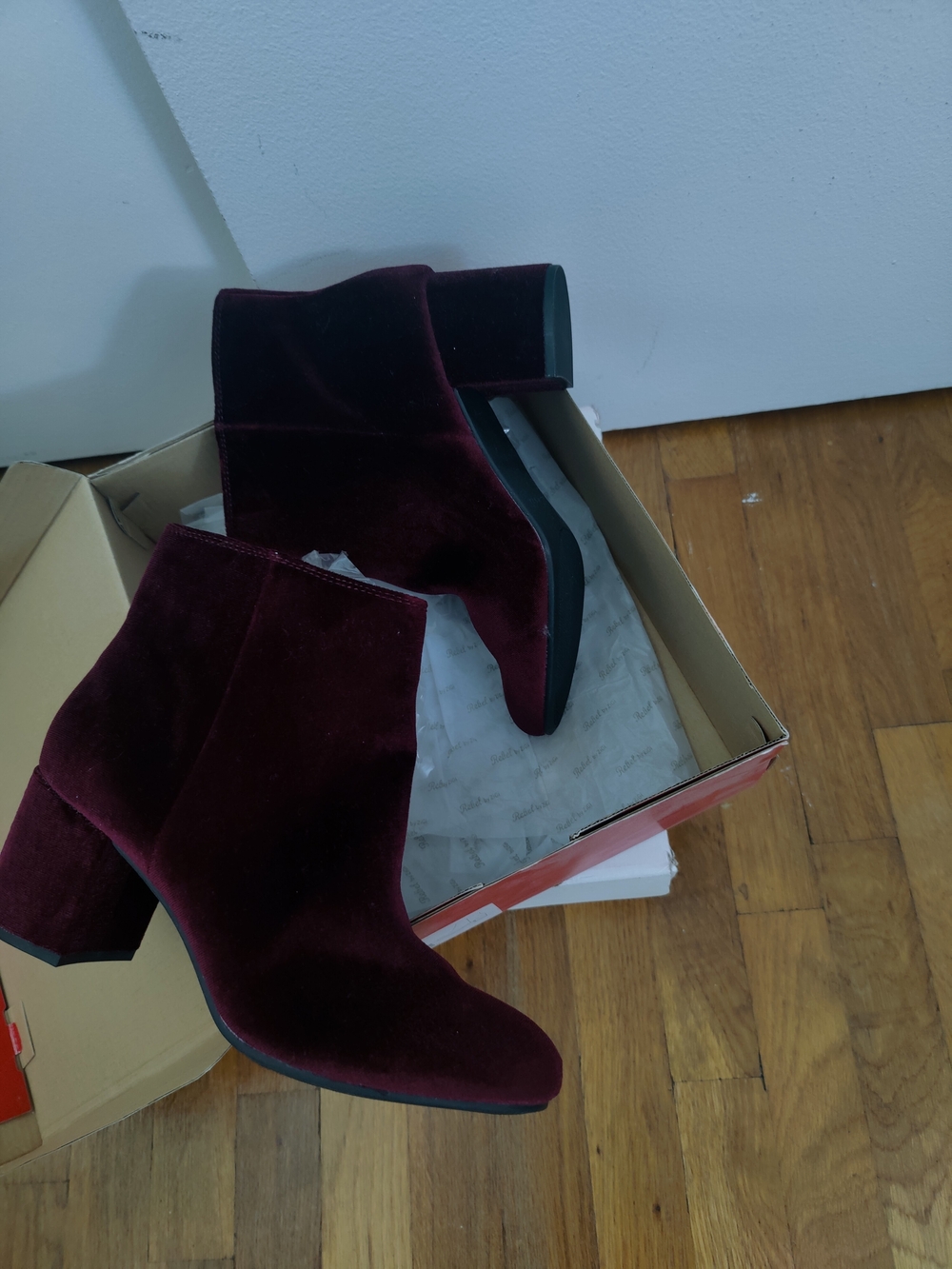 Women's Velvet Block Heel Ankle Boots - Wine